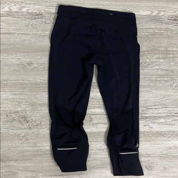 Athleta Black Capri Legging - Picture 6 of 8